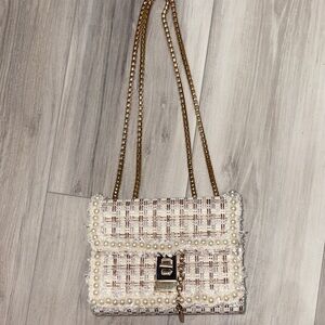 Elegant Tweed Pearl-Embellished Shoulder Bag